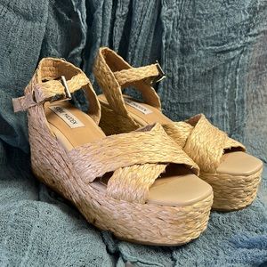 Never worn Steve Madden rattan sandals
